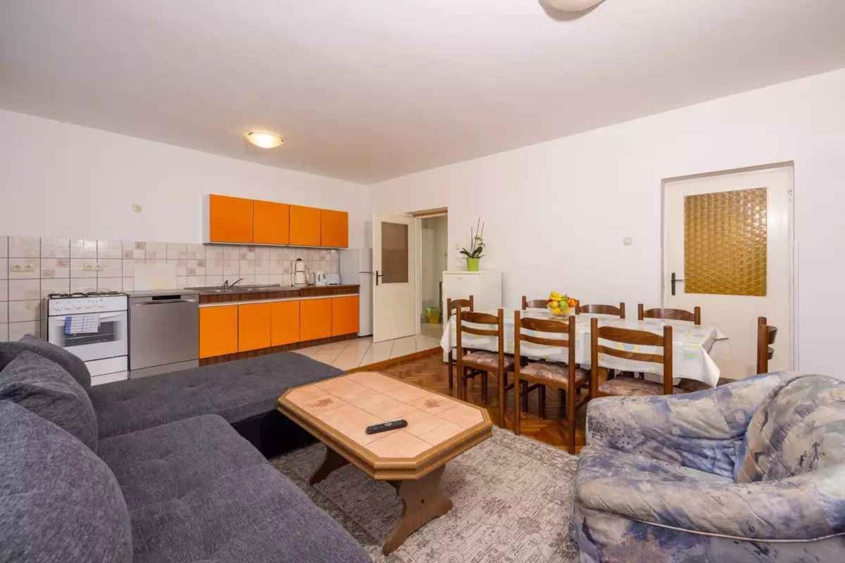 Four-Bedroom Apartment In Crikvenica II Ngoại thất bức ảnh