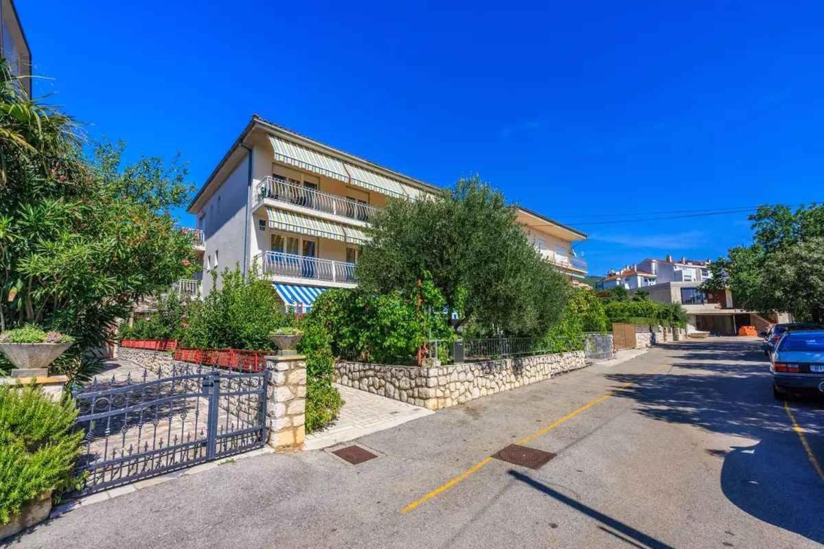 Four-Bedroom Apartment In Crikvenica II Ngoại thất bức ảnh